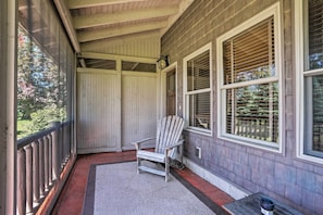 Screened-In Porch