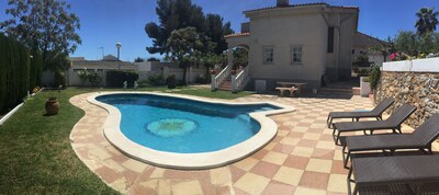 Magnifica casa con piscina y jardin de 600 m2