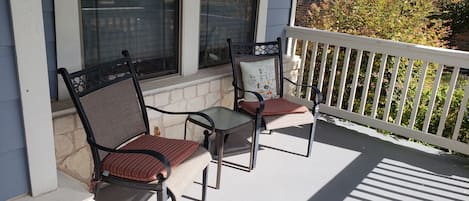 Front porch overlooks park
