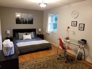 Spacious Bedroom 
