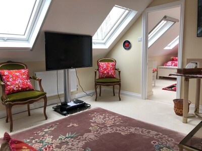 Luxury flat with secure parking, rose garden and croquet lawn.