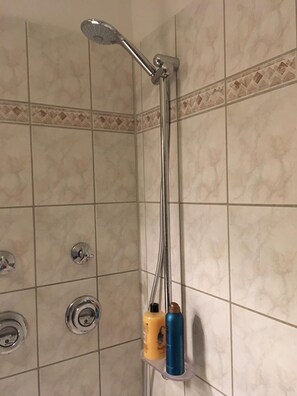 Dusche im Bad