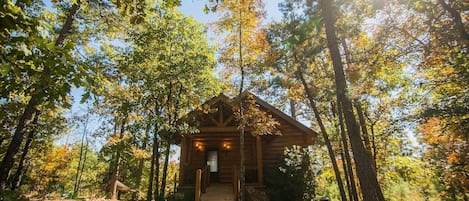 Secluded Cabin in the Woods - Romantic - Little Rock, Arkansas