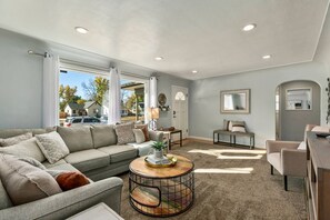 Cozy living room with new carpet!