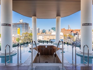 Infinity pool