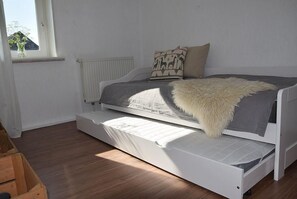 Schlafzimmer mit Tagesbett: Einzel,- oder Doppelbett