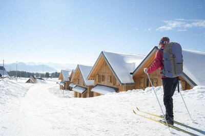 Wifi, a 300m de las pistas de esquí, fitness, piscina, terraza, balcón, parking, tv