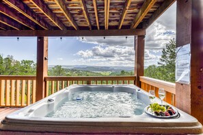 Private Hottub - Lower Deck