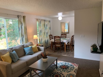 Apartment less than a mile from the mouth of the Kenai River!