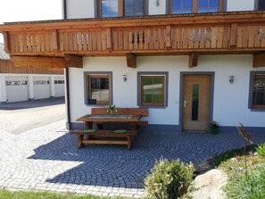 Ferienwohnung Schmalzgrub-Wohnungseingang mit Terrasse