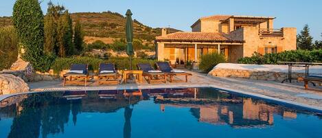 Purple Villa - Private Infinity Pool