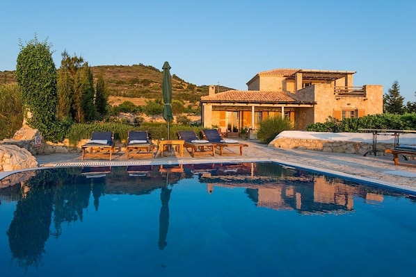 Purple Villa - Private Infinity Pool
