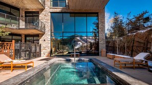 Outdoor spa pool facing the owners lounge. Reflection of Lady Morgan Bowls.