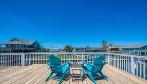 Your Front-Row Seat to Tranquil Canal Views