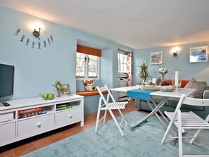 Comfortable and relaxing living room | Sea Glass Cottage, Holcombe, Teignmouth