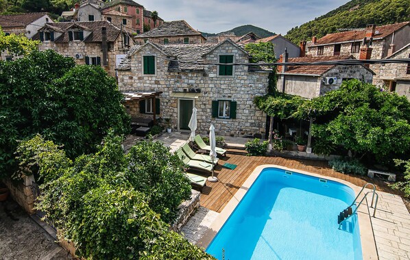 pool