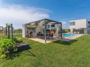 Land Lot, Shade, Garden, Outdoor Structure, Patio, Pergola, Backyard, Yard, Landscaping, Awning