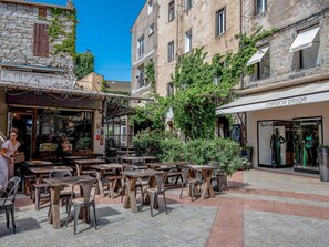 Property, Building, Plant, Window, Flowerpot, Sky, Table, Architecture, Neighbourhood, Urban Design