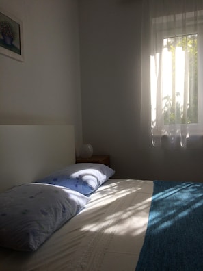 The room 2