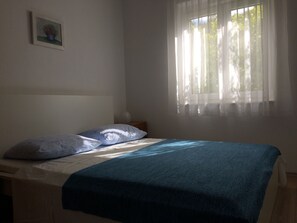 The room 2