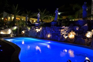 Alcamo Marina, heated swimming pool