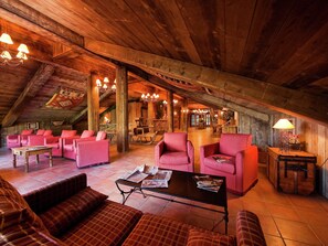 Entrance / Reception