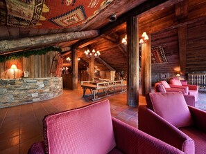 Entrance / Reception