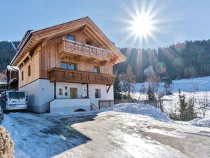 Außenseite Ferienhaus [Winter]