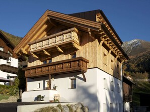 Außenseite Ferienhaus [Sommer]