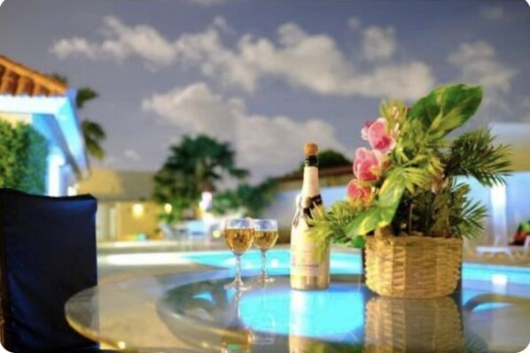 Wining and dining in the backyard with private pool