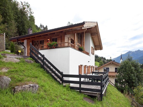 Außenseite Ferienhaus [Sommer]