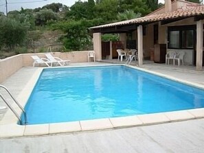 Large private pool, 5 x 10 m built into terrace