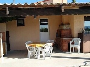Large table for 8 persons on terrace
