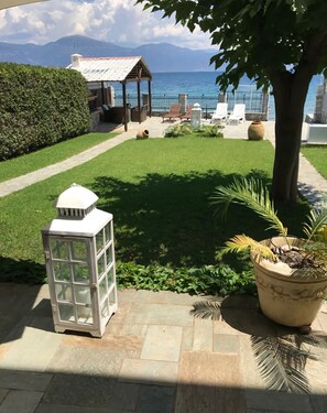 Garden & Sea view
