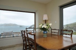 Kitchen/diner with window seat and Fantastic beach and Island views.