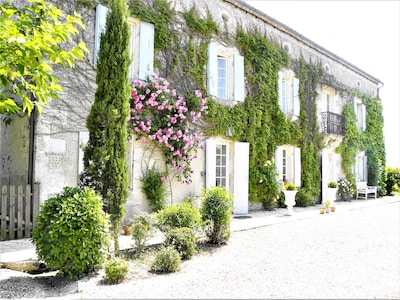Außergewöhnliches Maison De Maitre mit Pool, privatem Garten und Innenhof ...
