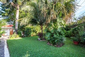 The gardens surrounding Castillo del Rey