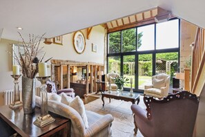 The grand hall beneath the vaulted atrium. 