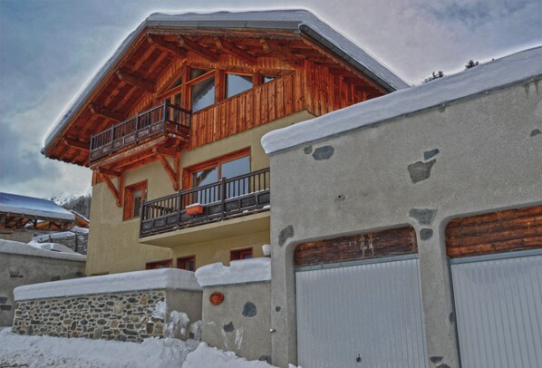 Chalet Jaune, book now for your exclusive use of this stunning Alpine Chalet