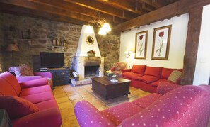 Casas PIN, casa y apartamento rural con chimenea y barbacoa en Cantabria, campoo