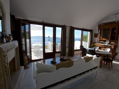 Private And Secluded Luxury Villa With Pristine Sea/Volcano View