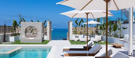 Villa Moana...your private beach front retreat!