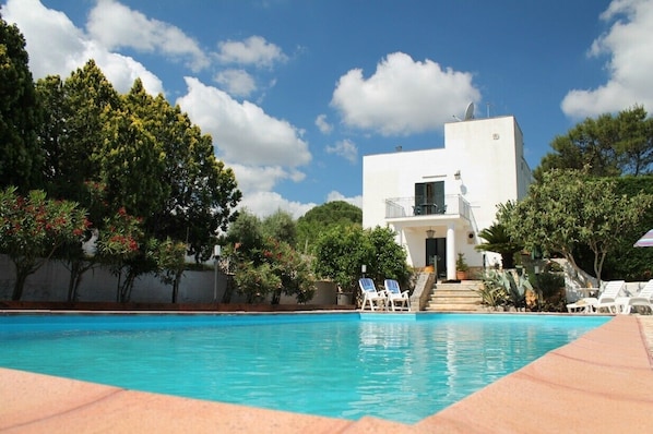 Looking over the pool to Villa Montivicoli