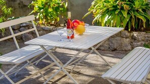 Courtyard dining