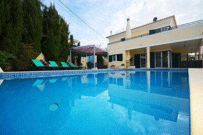Luxus Kinderfreundliche Villa mit großem privatem Pool, ruhige Lage 