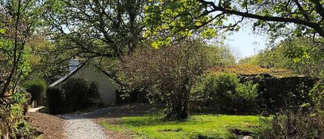 Welcome to Pont Faen in a wonderful setting..