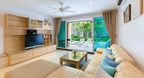 001 San Ploen 4br pool access beachfront