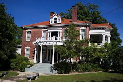 1912 Historic Mansion 