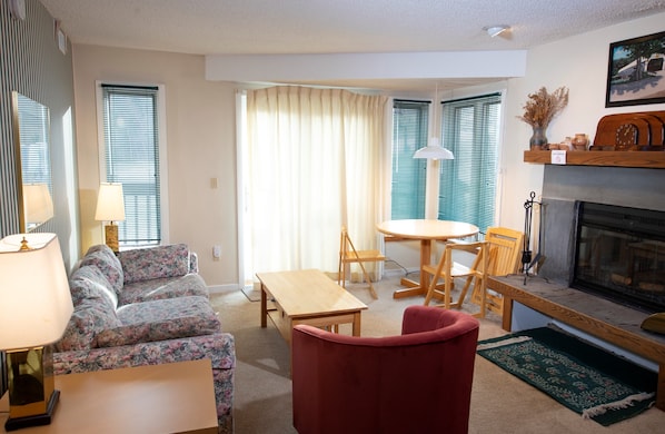 Sit back and relax in our cozy and rustic mountain condo! (Please note that the decor varies)
