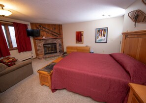 There are 2 bedrooms in our unit, featuring a variety of bedding configurations!